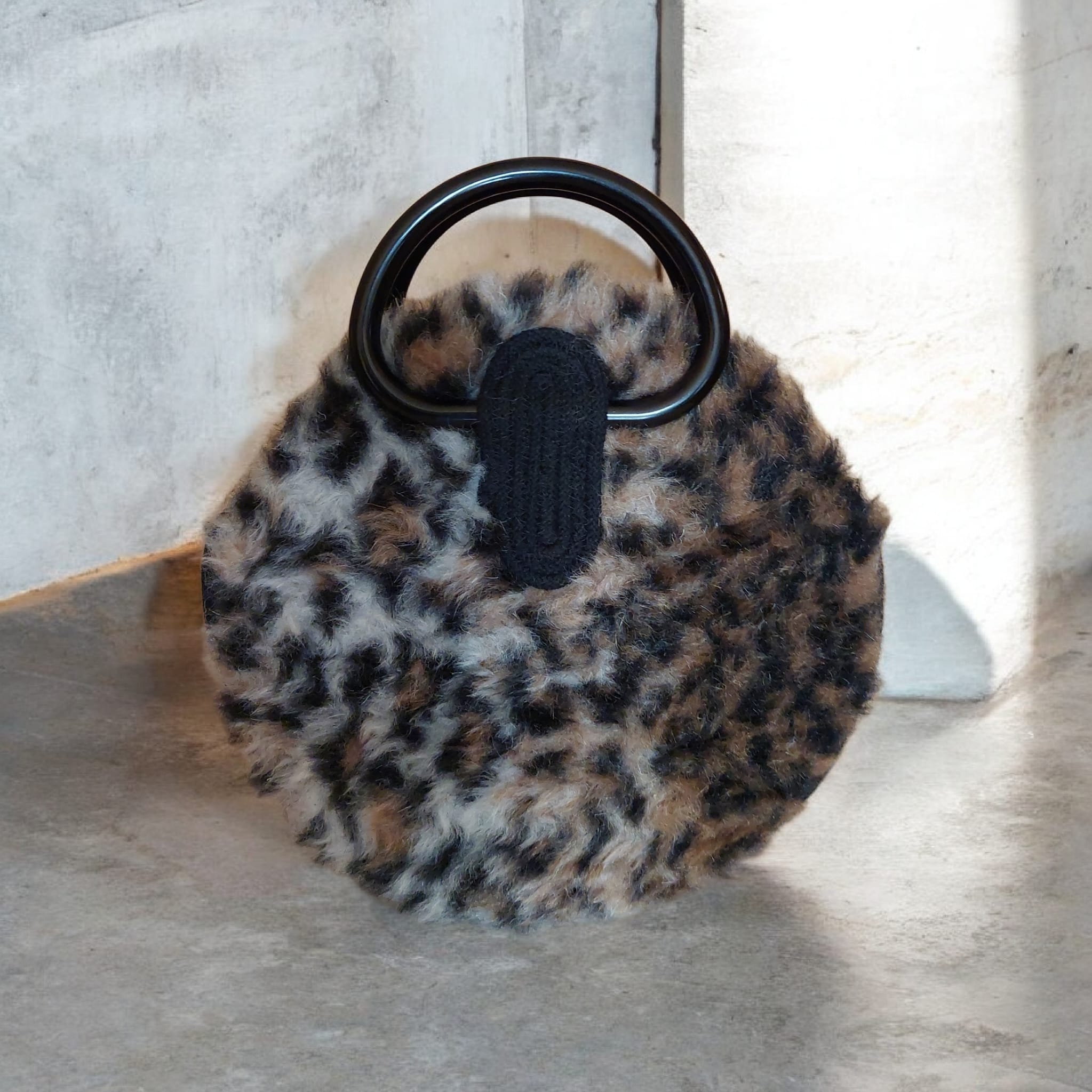 Bolso con piel de tigre